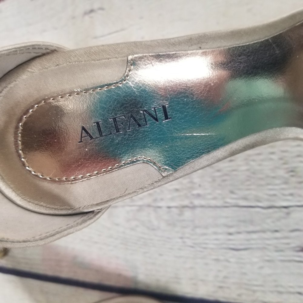 Alfani Special Occasion Gold Rhinestone Heels 9.5M - Picture 7 of 8
